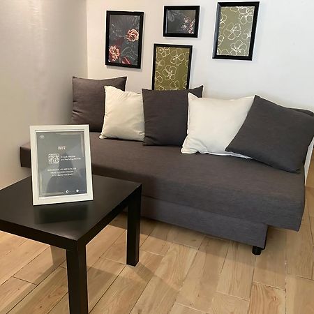 Bari Landlord 31- Old Town Apartment Buitenkant foto
