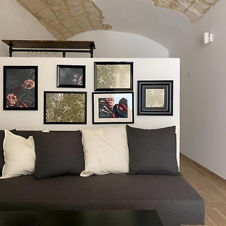 Bari Landlord 31- Old Town Apartment Buitenkant foto