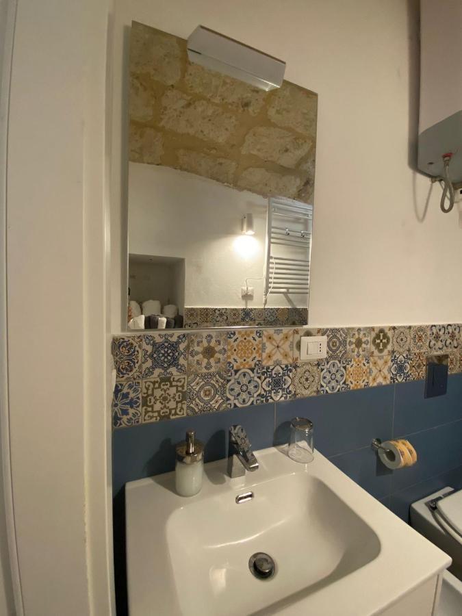 Bari Landlord 31- Old Town Apartment Buitenkant foto