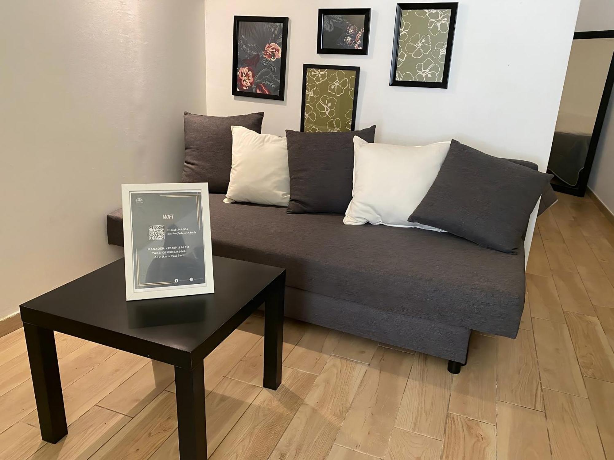 Bari Landlord 31- Old Town Apartment Buitenkant foto