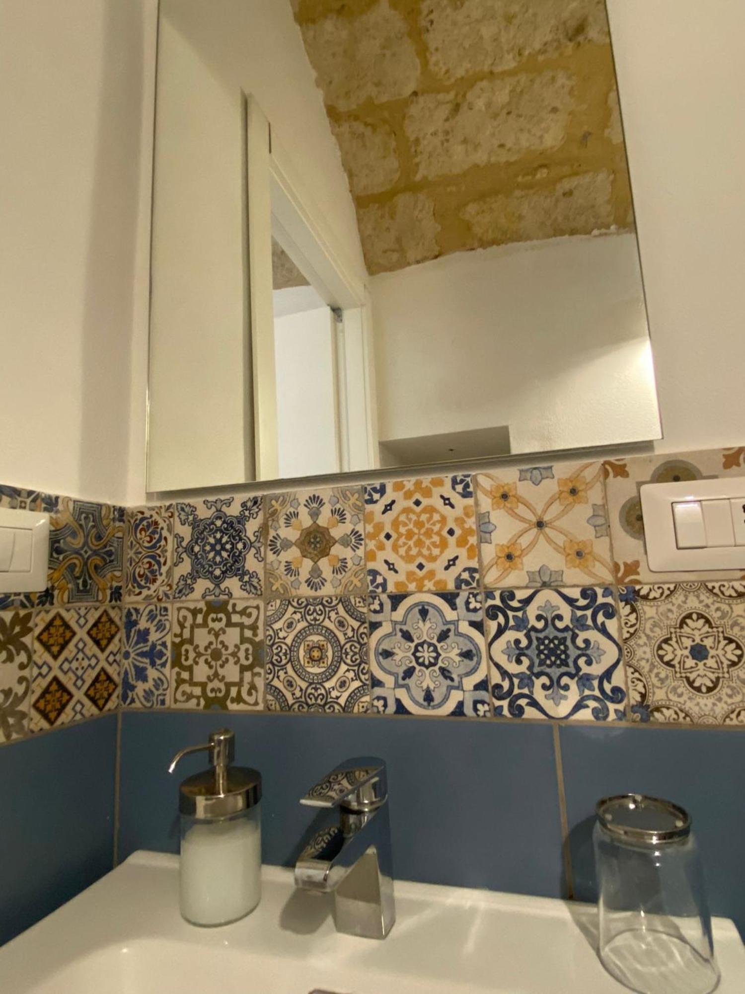 Bari Landlord 31- Old Town Apartment Buitenkant foto