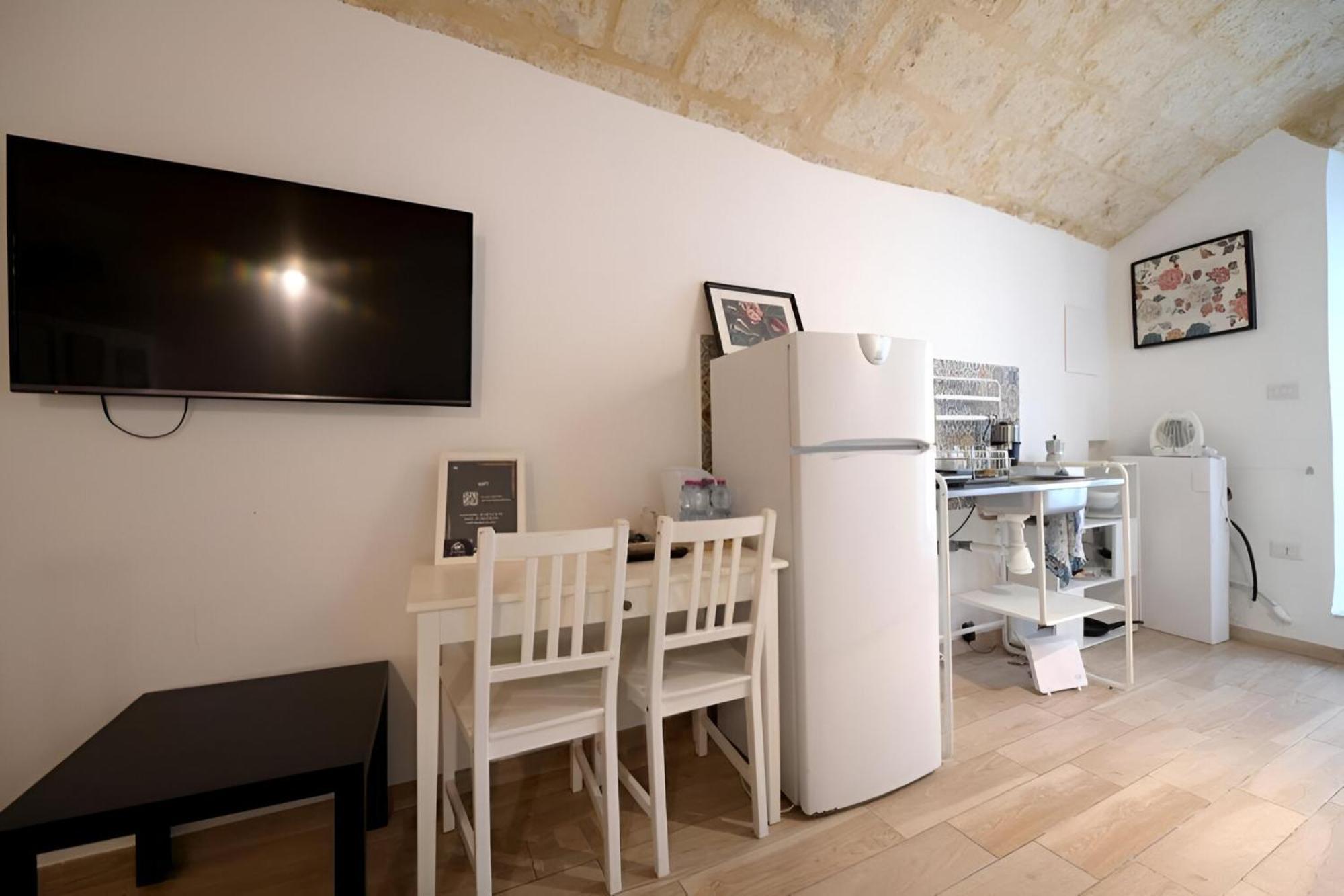 Bari Landlord 31- Old Town Apartment Buitenkant foto