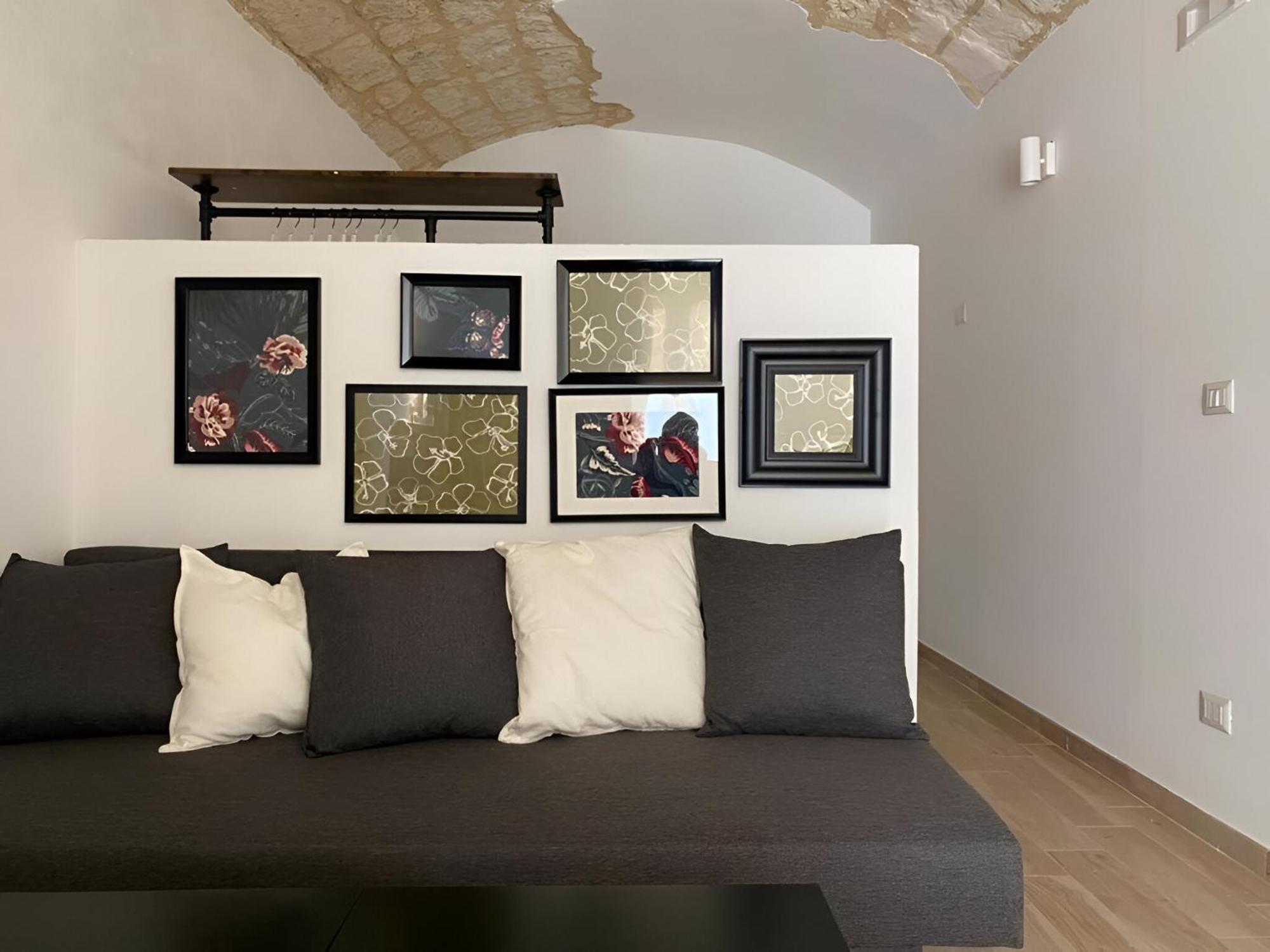 Bari Landlord 31- Old Town Apartment Buitenkant foto